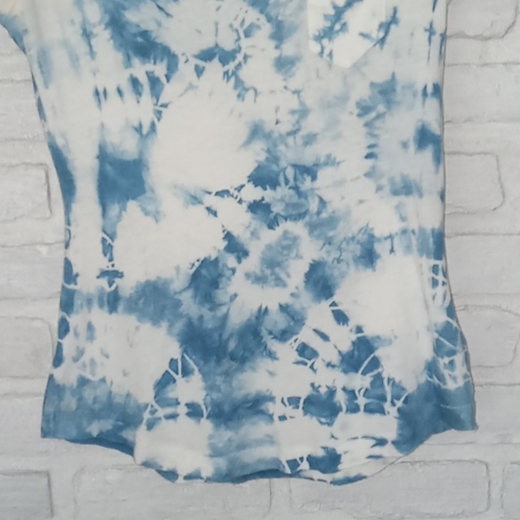 Add To Bundle | Express Blue & White Tie Dye Fitted Scoop Neck T-Shirt XS - Picture 6 of 10